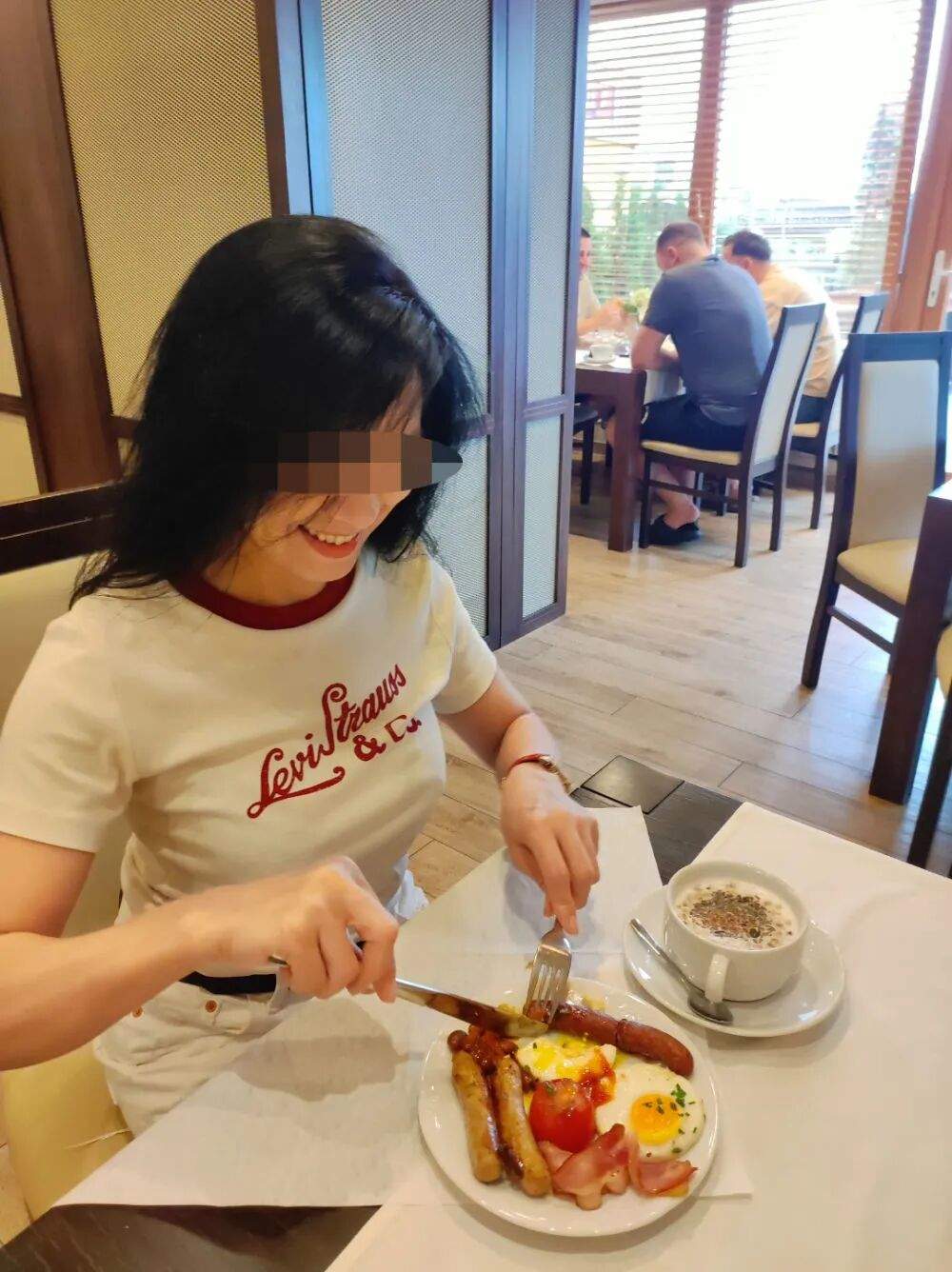 母亲节前夕，这位爱笑的妈妈留下了最后的“礼物”