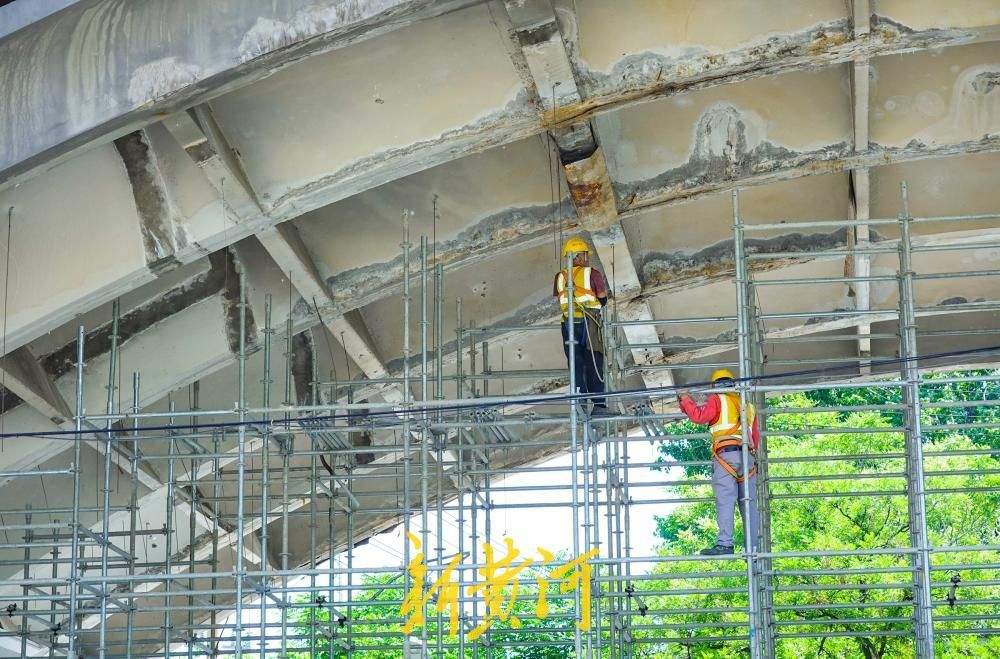 纬二路跨铁路天桥实施加固，明起桥上全封闭桥下半封闭
