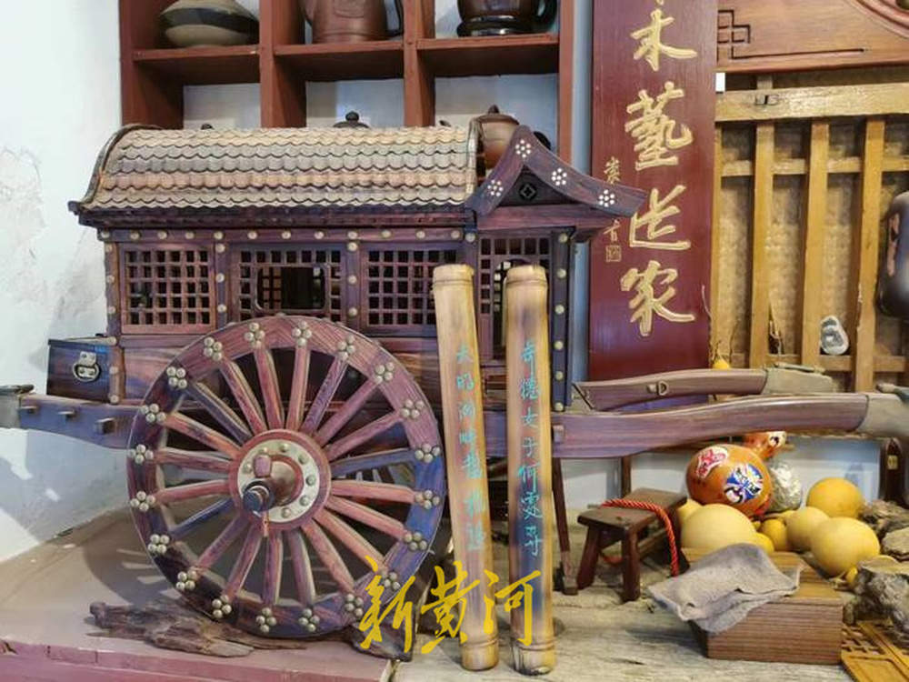 不用钉子和螺丝，济南六旬手艺人做出近40辆古马车