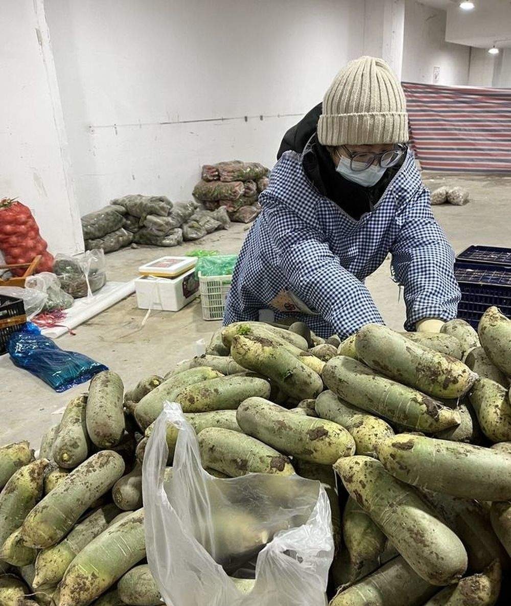 四川妈妈来济打工为儿治病 超市老板给她月薪5万