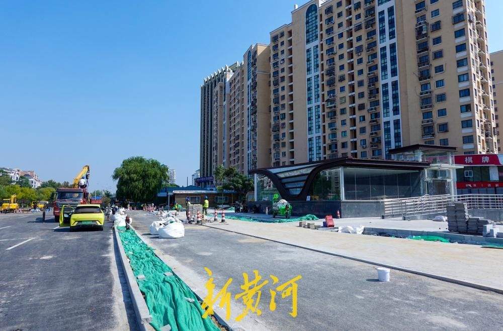 济南地铁6号线西段：三处地下站点出入口初具规模