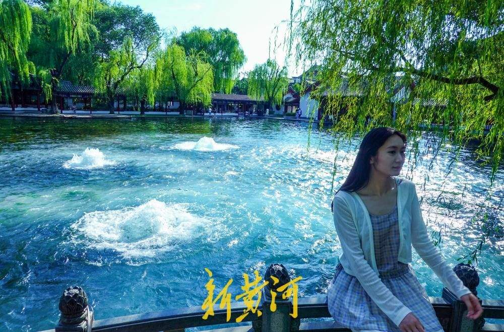 五峰直上水气蒸腾，百脉泉梅花泉“怒放”迎客