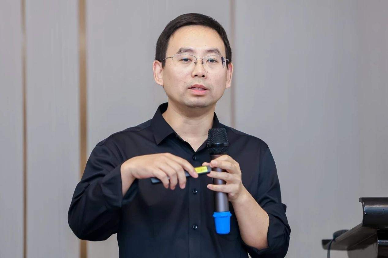 十三城接力·十六年陪伴 “方正服务·e路方舟”第13站温情靠岸合肥