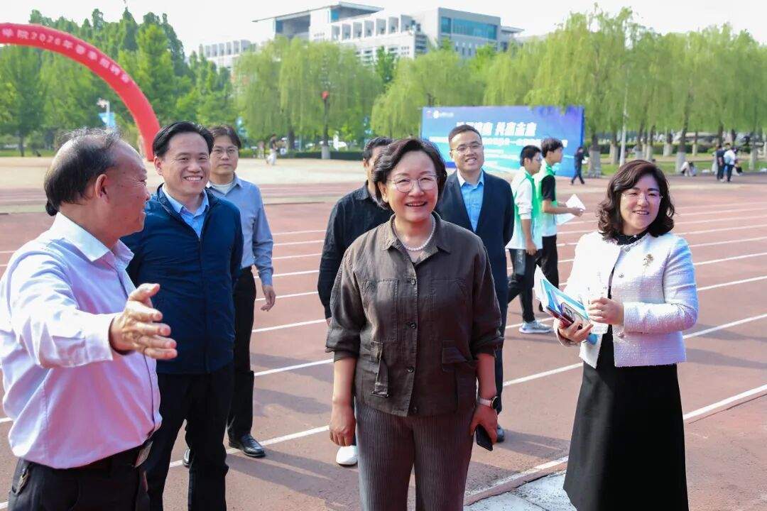 数智赋能毕业生就业！岗位需求人数近1.3万，山东青年政治学院这场双选会跑出就业“加速度”