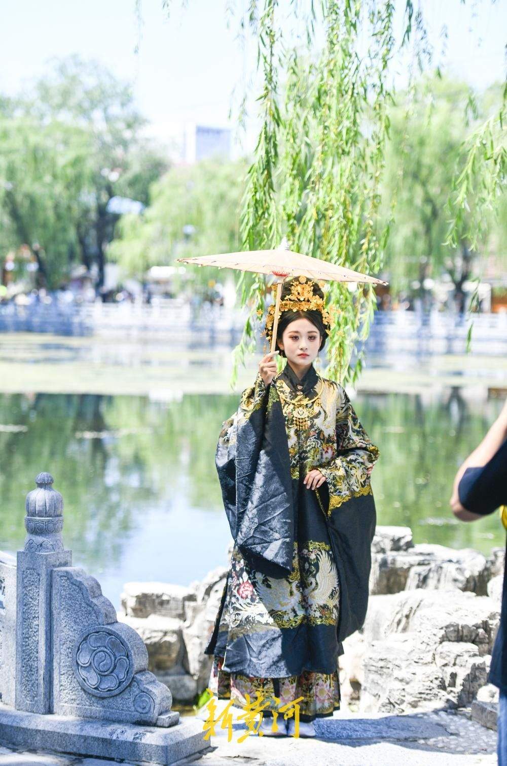 一年四季 泉在济南丨济南雨后清凉天，汉服摇曳入画来
