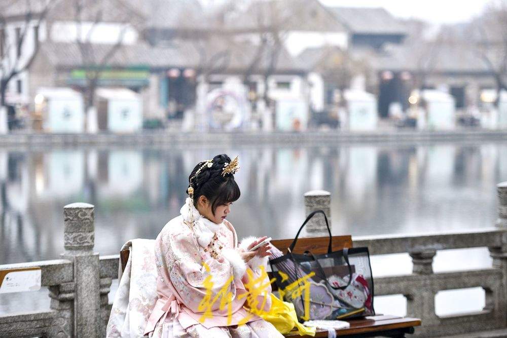 寒假出游大幕开启，泉城景区上演“汉服穿越热”