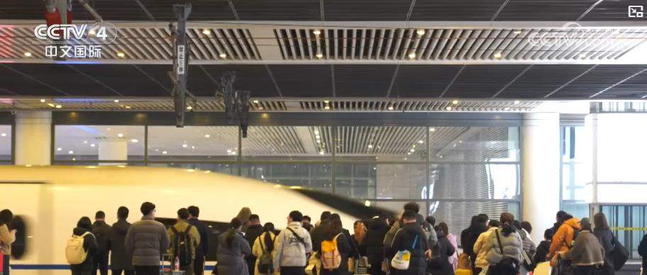春节假期民众出行及文旅消费热度高涨 彰显中国经济强劲脉动