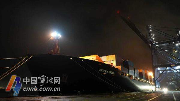 打通“冰上丝绸之路” “中欧北极快航”成功首航