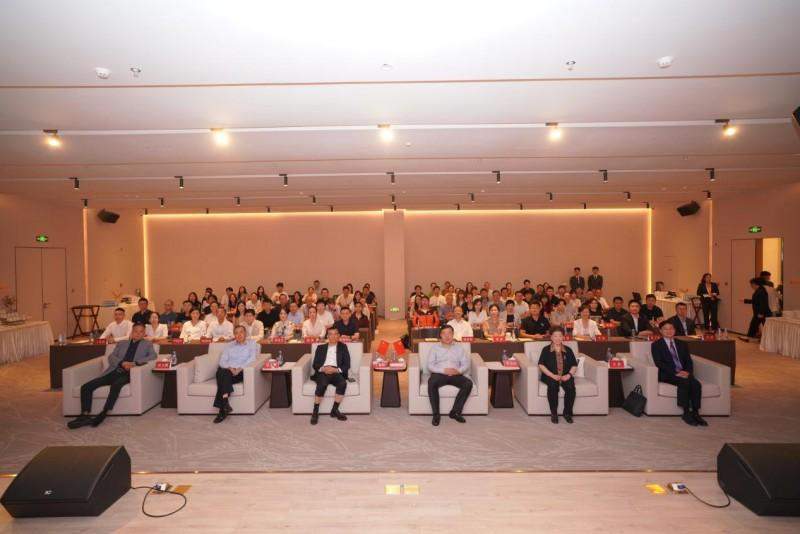 强强联手共筑“医康养”新标杆 复旦大学上海医学院与新发展集团达成战略合作