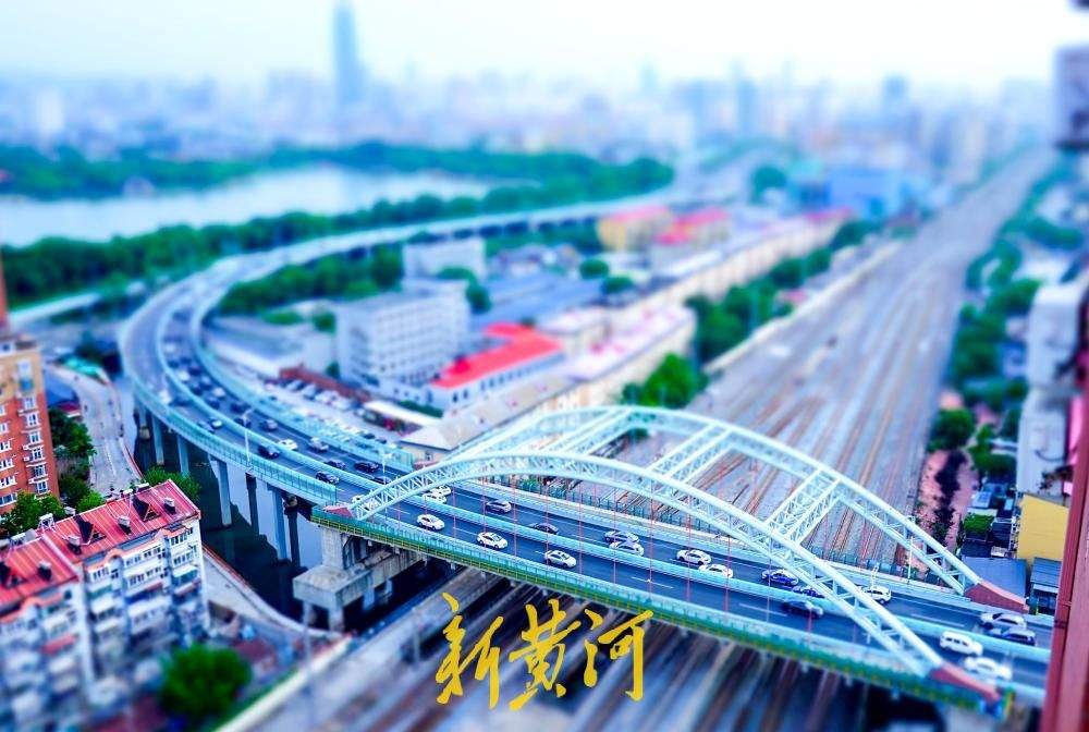 28年历史跨铁路桥维护，黄色桥梁换“灰装”焕新亮相