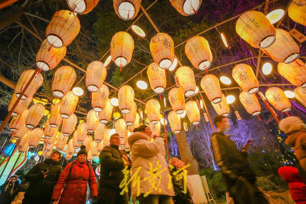 “泉”在济南过大年｜正月十五花灯俏，璀璨泉城迎客潮