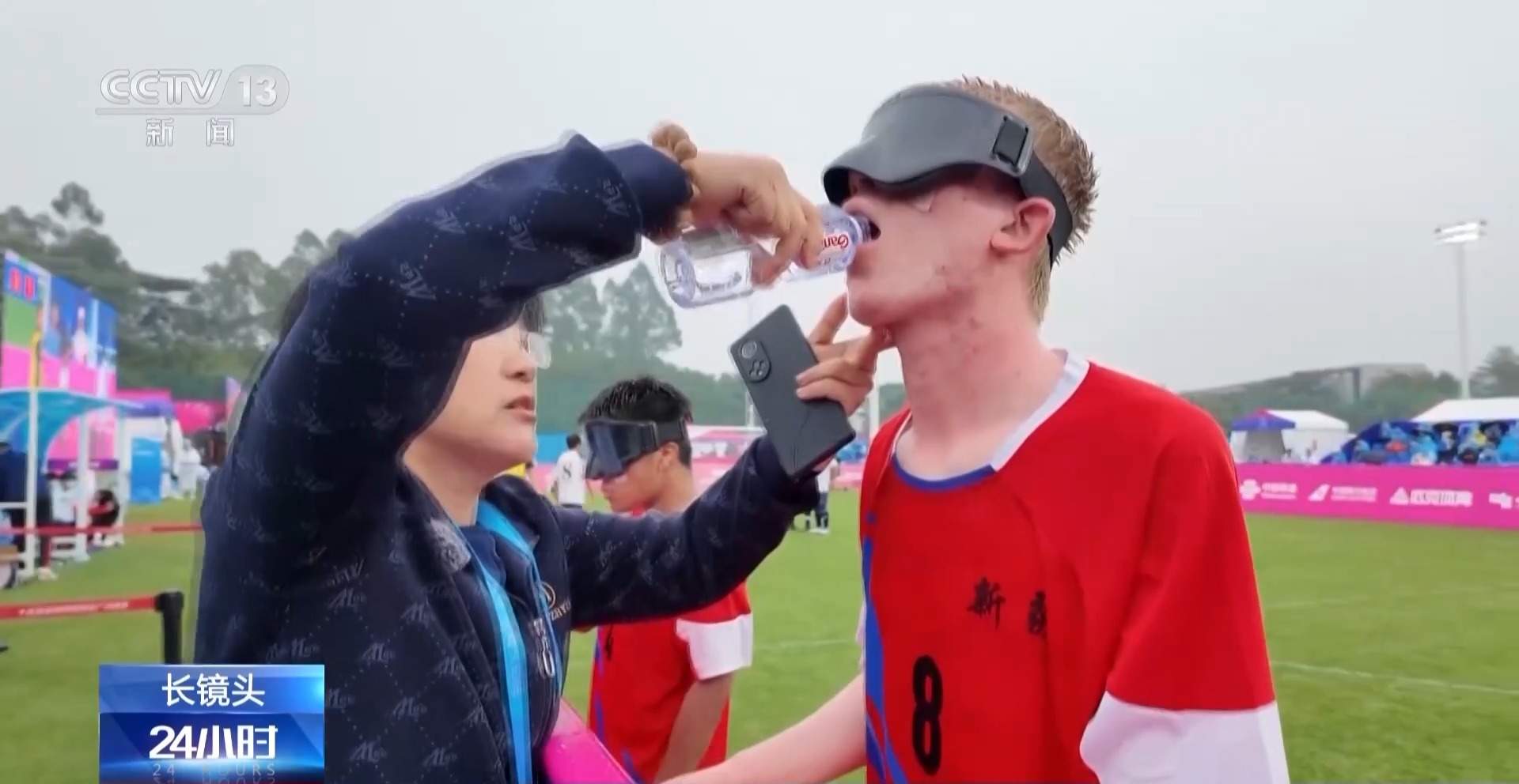 看不见世界 那就让世界看见我们 “喂喂喂”足球队的滚烫人生