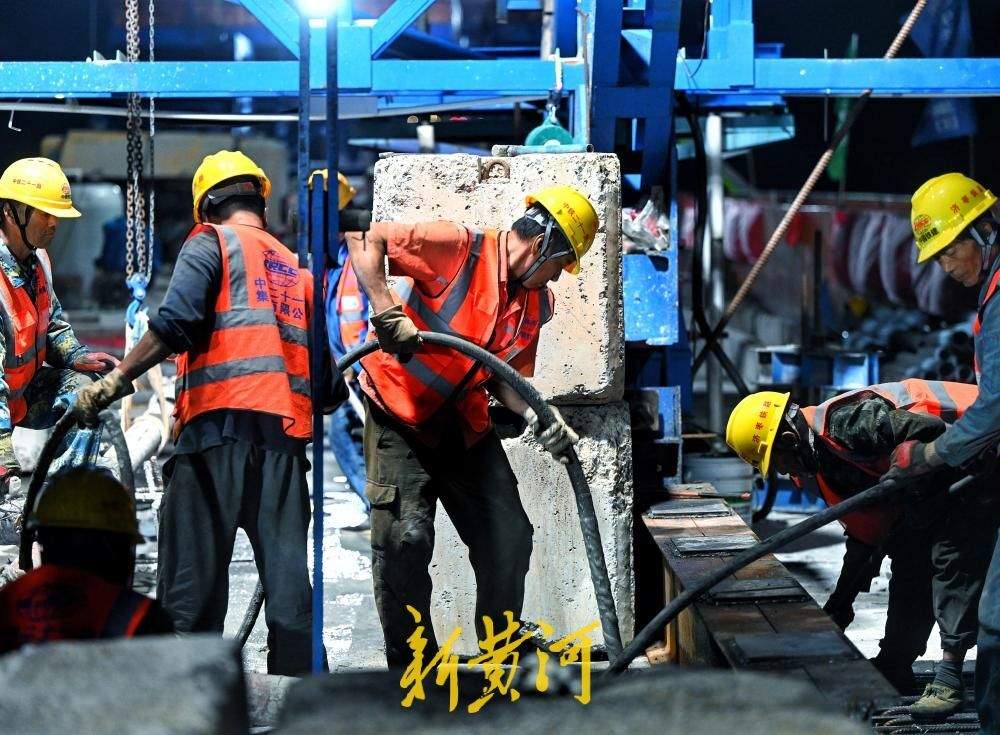 两座连续梁同日合龙！济枣铁路建设取得新进展