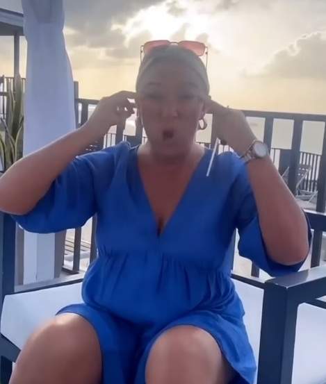 空姐嘲讽中国人被裁 辩解不可能是自己