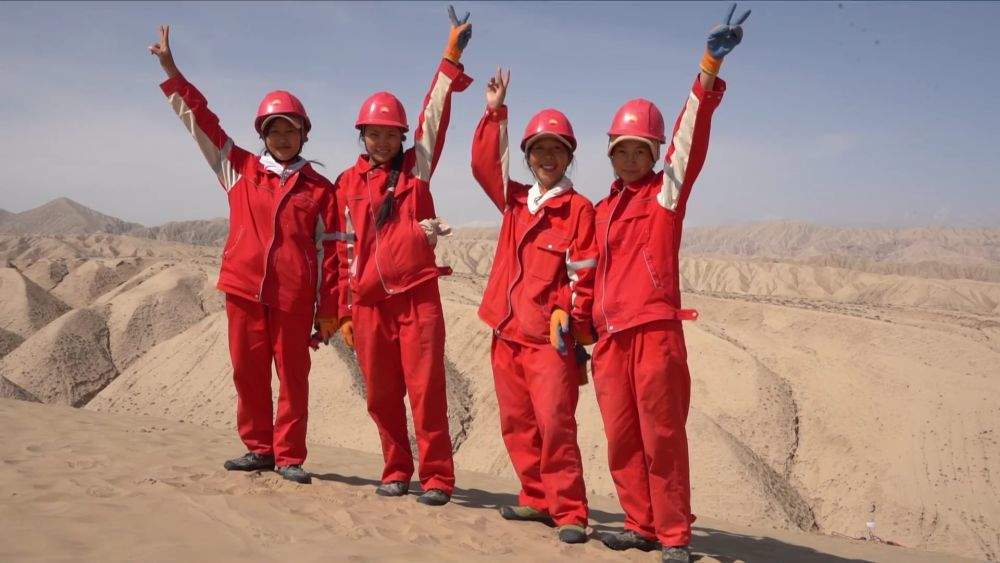 新华视点｜致敬劳动者 平凡岗位上的光芒万丈