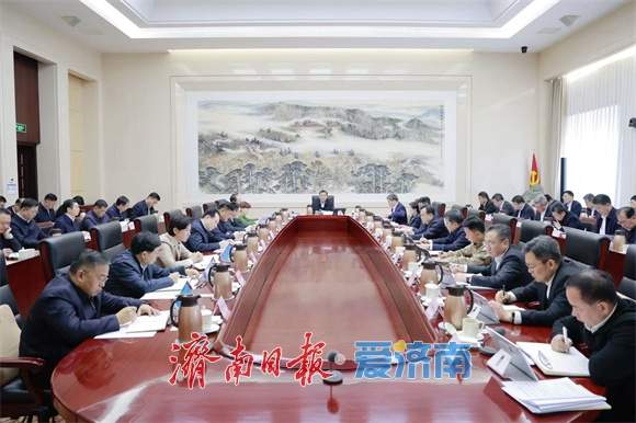 市委常委会召开会议 学习贯彻习近平总书记重要讲话重要指示精神 研究锲而不舍落实中央八项规定精神、贯彻省委十二届十次全体会议精神等事项