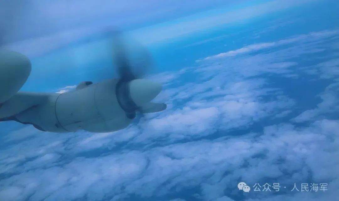 春节首飞，战鹰振翅巡海天！