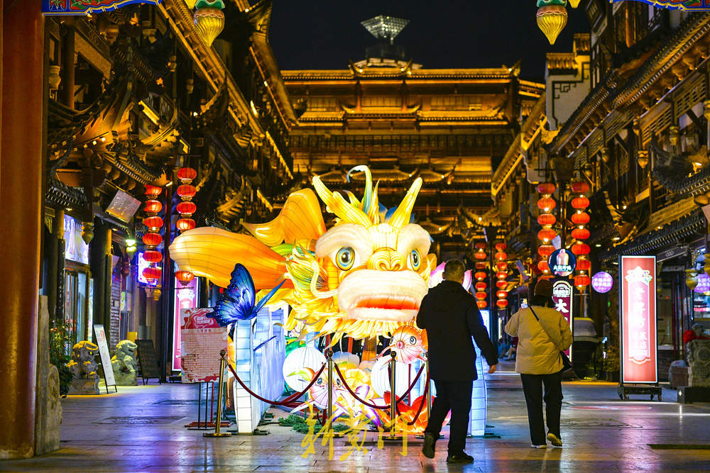 花灯展点亮百年商埠 泉城夜色再添国风新韵