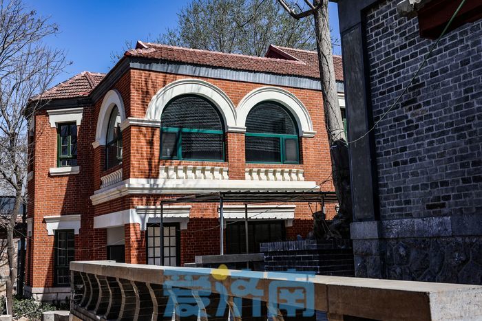 10处历史建筑,山东剧院,山东歌舞剧院2处重要文化建筑,方荣翔故居等12