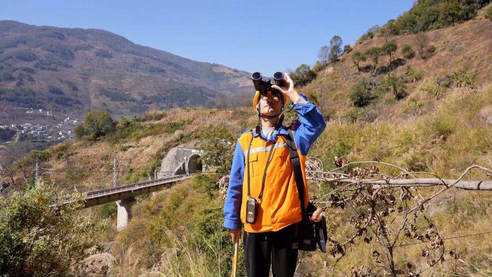 新华视点｜春节的坚守与担当 温暖相伴共赴团圆