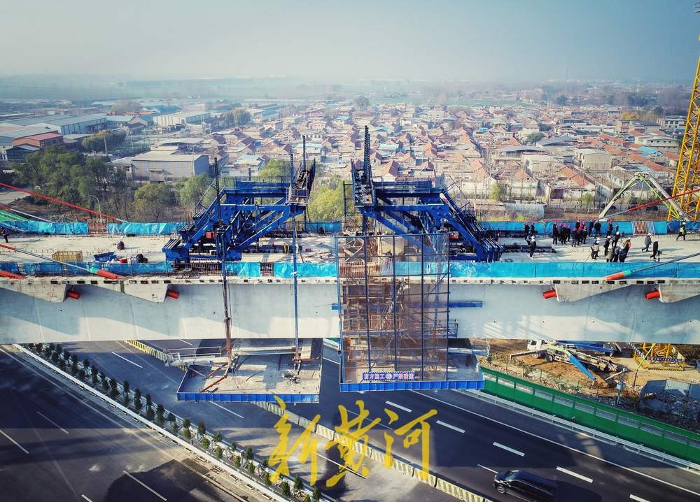 济滨高铁济南东特大桥200米矮塔斜拉桥顺利合龙