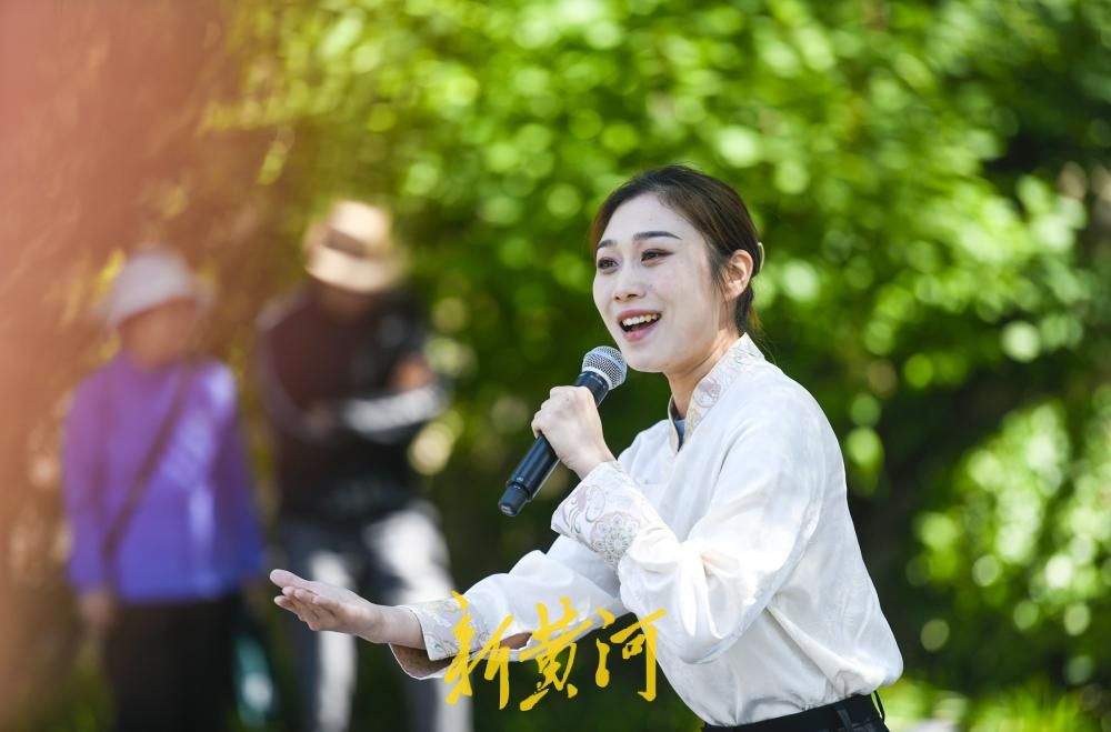 一年四季 泉在济南丨济南明湖好戏连台 吕韵唱响遐园