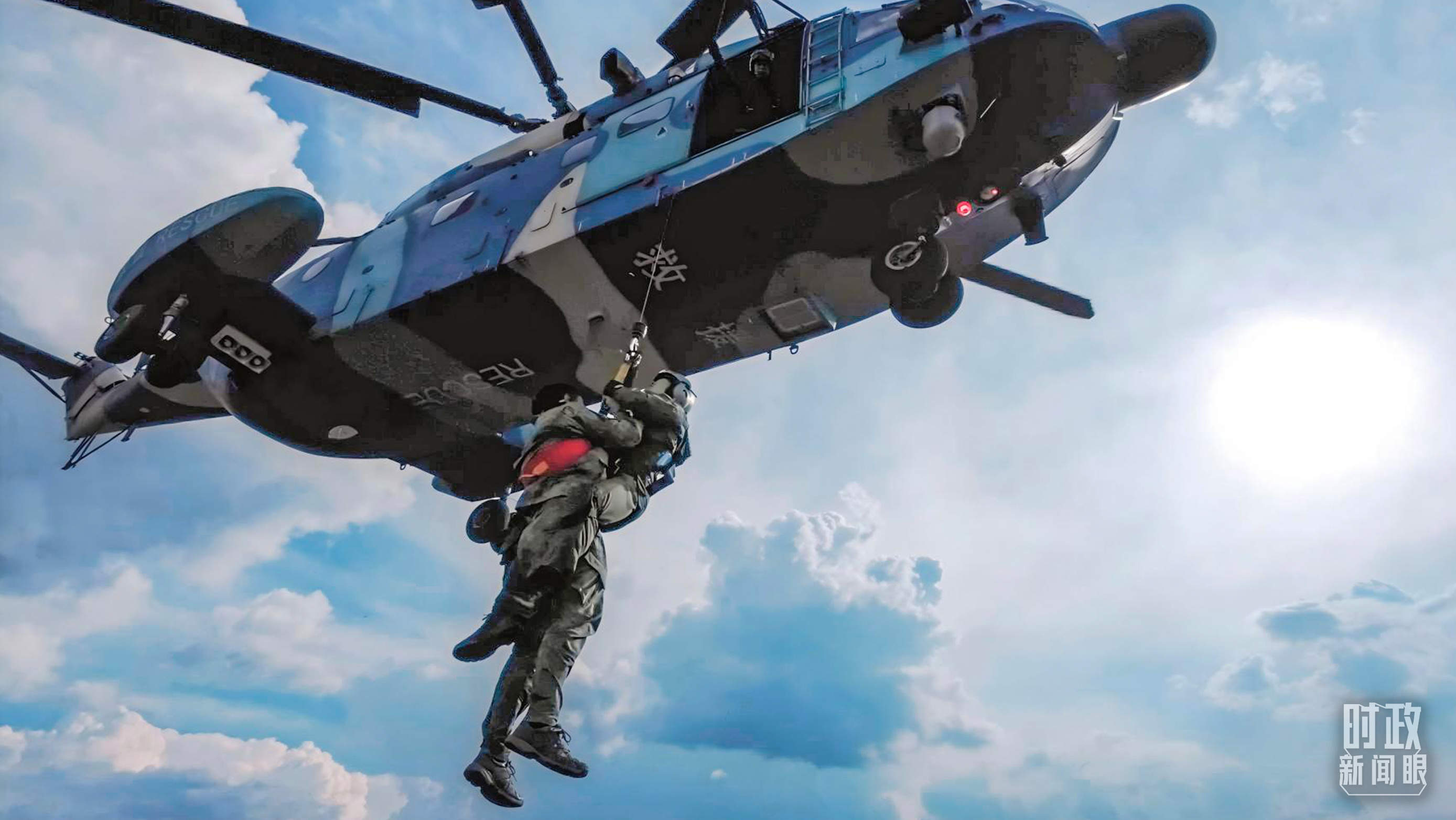 时政新闻眼丨高质量推进国防和军队现代化，习近平强调充分发挥这一特有优势