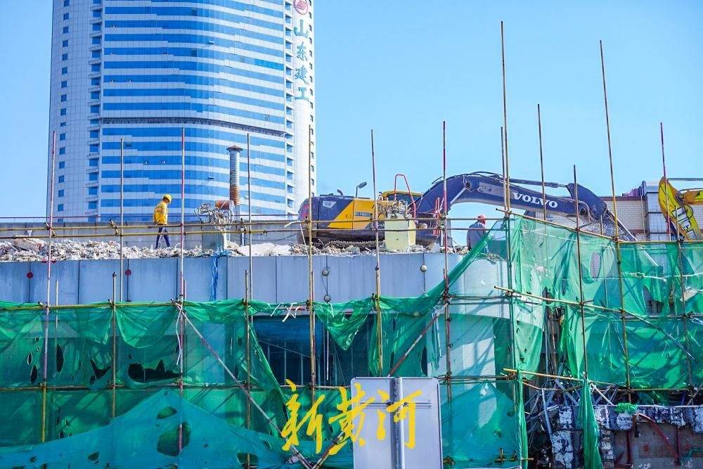 天龙大厦“与地面齐平”倒计时,两代“第一高楼”同框