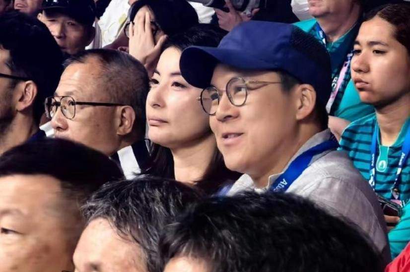 高情商!郭晶晶回应记者刁难:霍启刚有好好打扮 我不会出轨