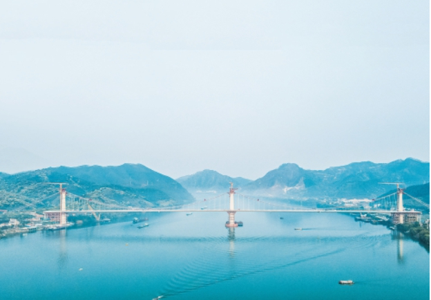 中国大桥再添世界之最 苍容浔江大桥顺利合龙