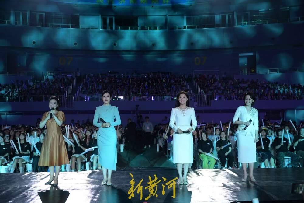燃爆全场！济南市大学生毕业典礼唱响青春之歌