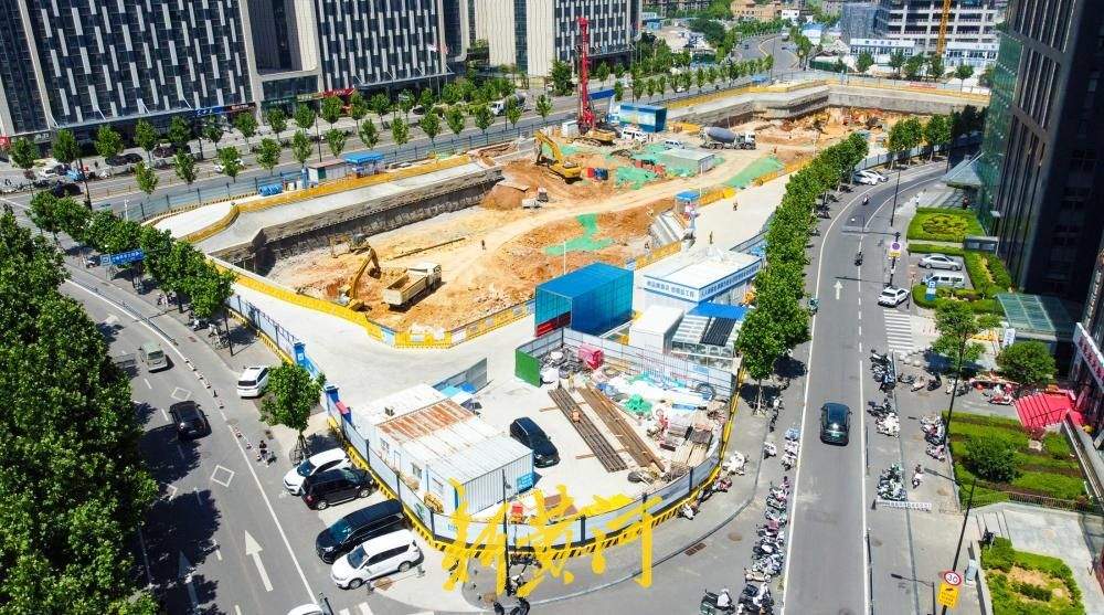 济南舜泰广场“地上车场”将变“地下车库”，新增500个停车位