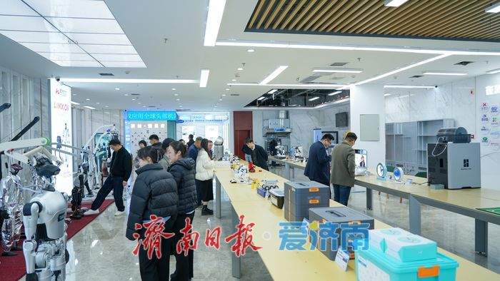 趵眼丨机器人租赁，怎么就“燃”遍了全国？