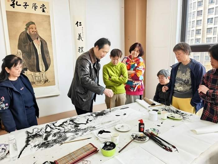 家门口免费学美妆美发、视频剪辑、戏剧书法，这个春天，济南多了92家“文化馆”