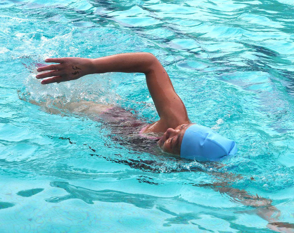 清泉映冬泳 激情燃泉城，济南国际冬泳赛开启预热畅游