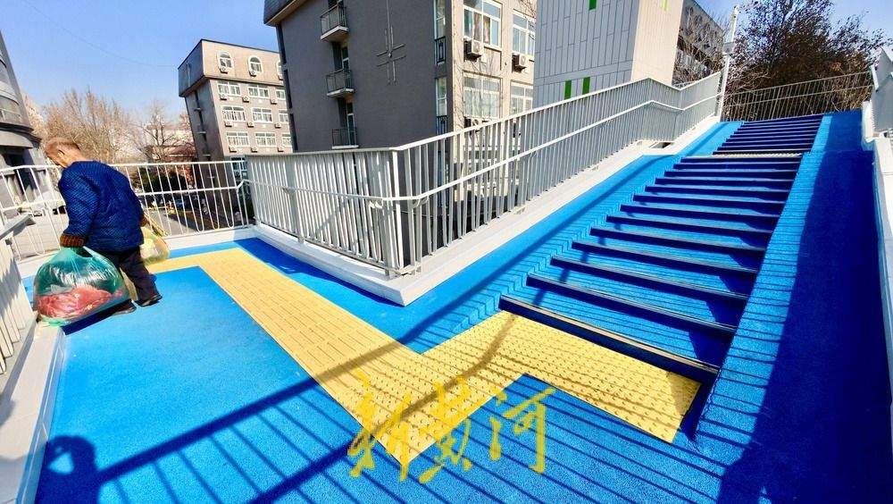 过街天桥新增无障碍电梯，去济南这家医院就医更方便了