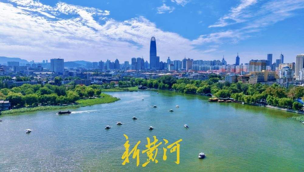 一年四季 泉在济南丨大明湖泛舟尽赏“一城山色半城湖”