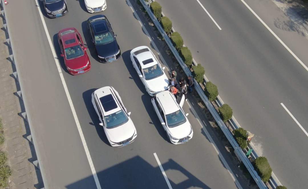 值得刷屏！无人机“老妈式”喊话，安全感爆棚！