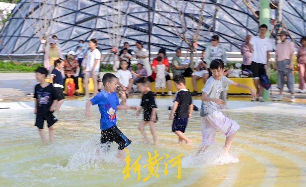 槐苑文化体育公园将开放 “神奇槐谷”游乐区吸引众多儿童