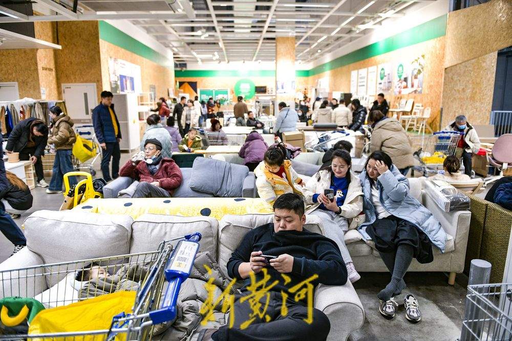 宣布全国关闭7家门店后，宜家济南商场开业8年人气依旧高涨