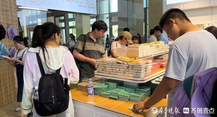 冰箱贴在济销售渐火：买下一件小文创，留下一段深回忆