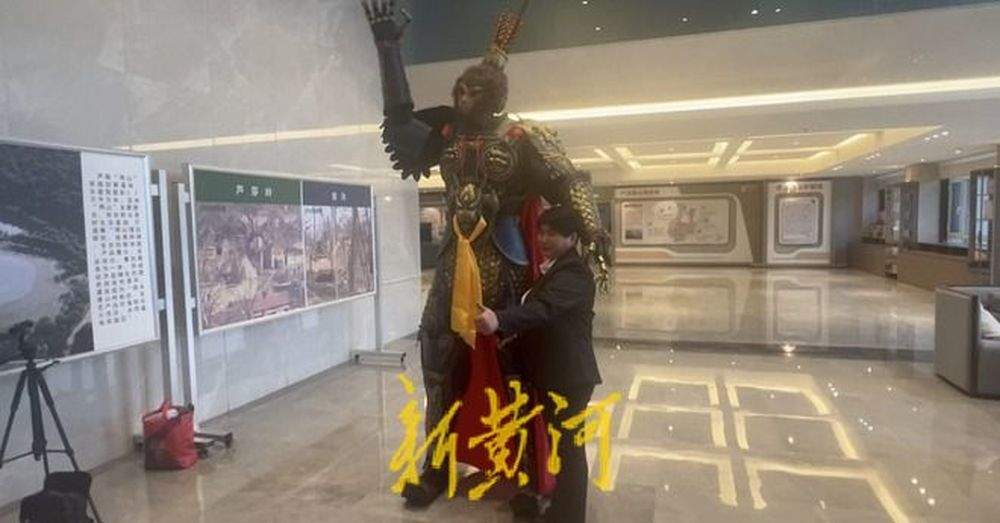 “黑神话悟空”风靡会场 济南五旬“机甲女王”带动村民增收致富