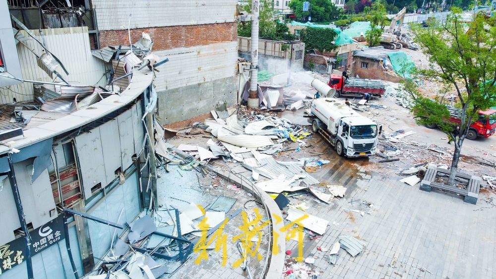 济南洪楼商圈大润发超市拆除启动