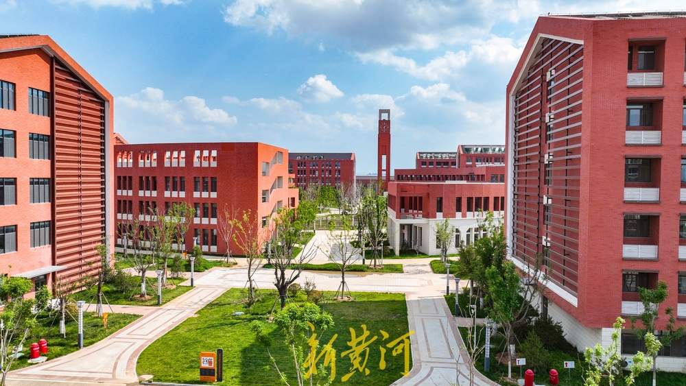 山东省实验中学鹊华校区竣工验收，今年9月1日投入使用