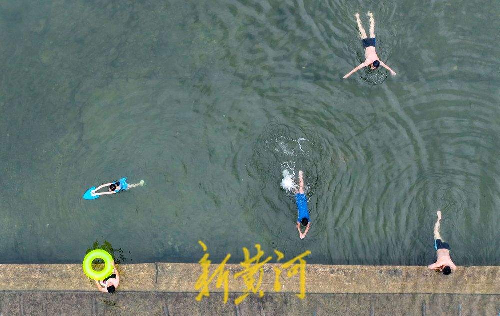 桑拿天开启，泉城市民进山亲水纳凉