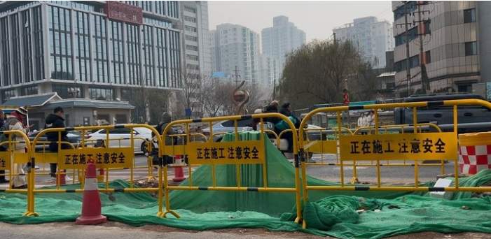 已见雏形！连接两大医院，济南文化西路开建两座过街天桥