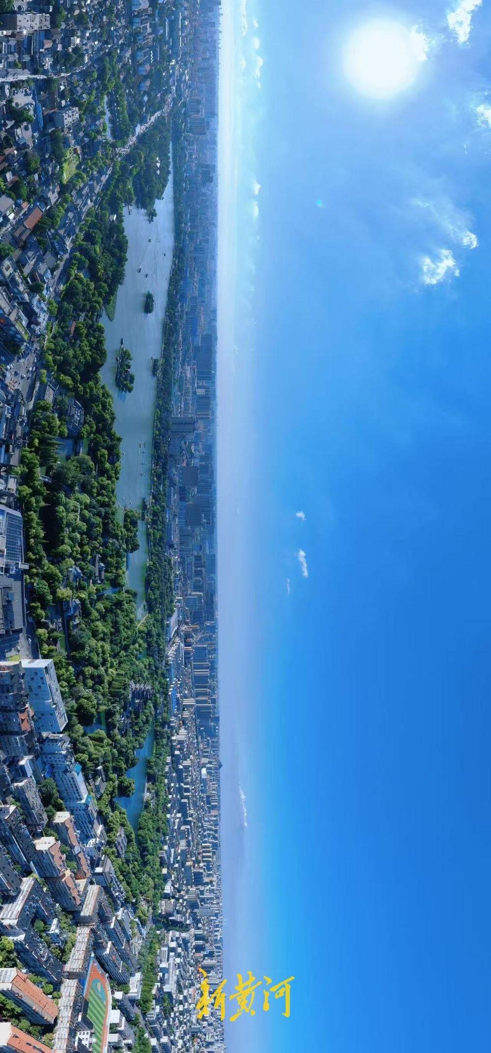 高温天遇泉城蓝，大明湖水天一色尽显明湖风华