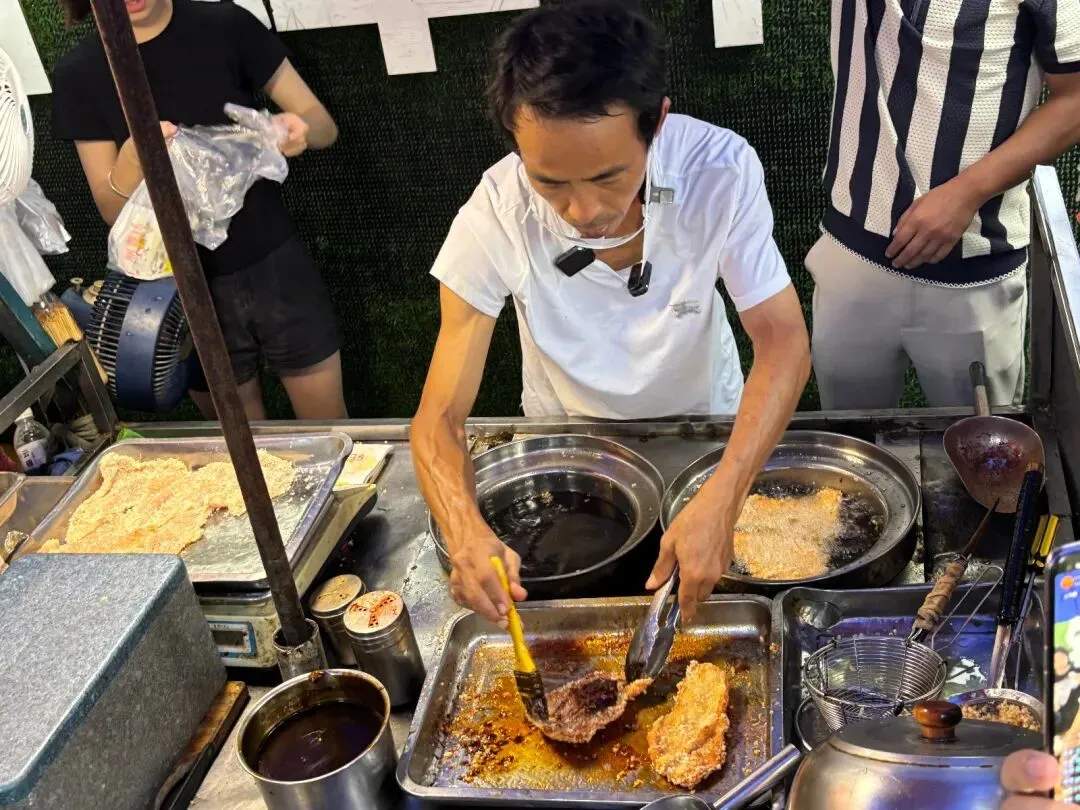 “鸡排哥”凭什么火出圈？