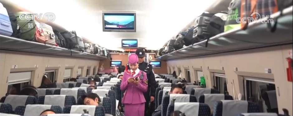 多地加开“夕发朝至”高铁缓解运输压力 精细化服务让春运之路暖意融融