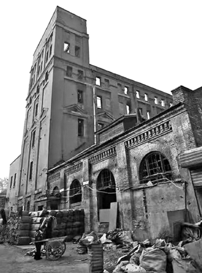 大小苗家“聚”“成”繁花